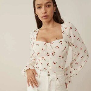 Chase Cherry Print Sweetheart Crepe Top in Cherry Pit, size 6